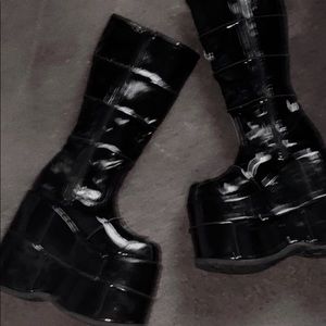 SOLD Demonia Stack-301 size 9 in women Men’s 7.